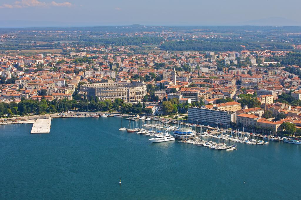 Amfora Deluxe Studio Pula Buitenkant foto