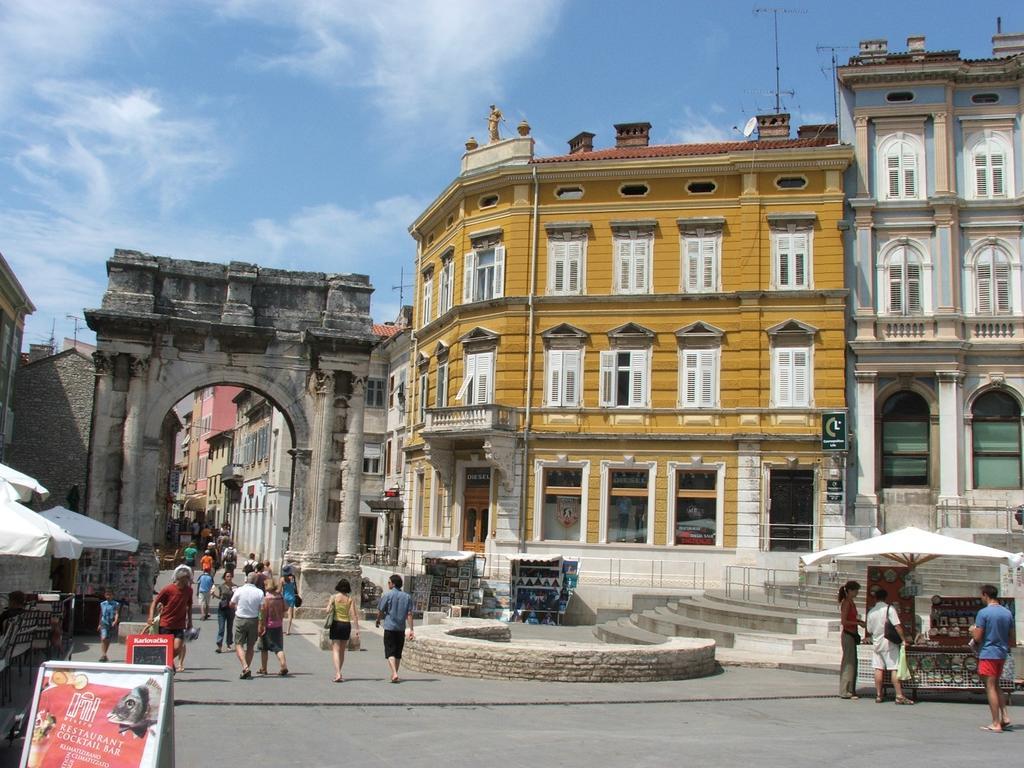 Amfora Deluxe Studio Pula Buitenkant foto