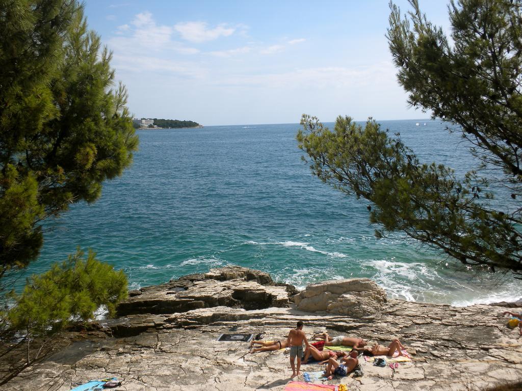 Amfora Deluxe Studio Pula Buitenkant foto