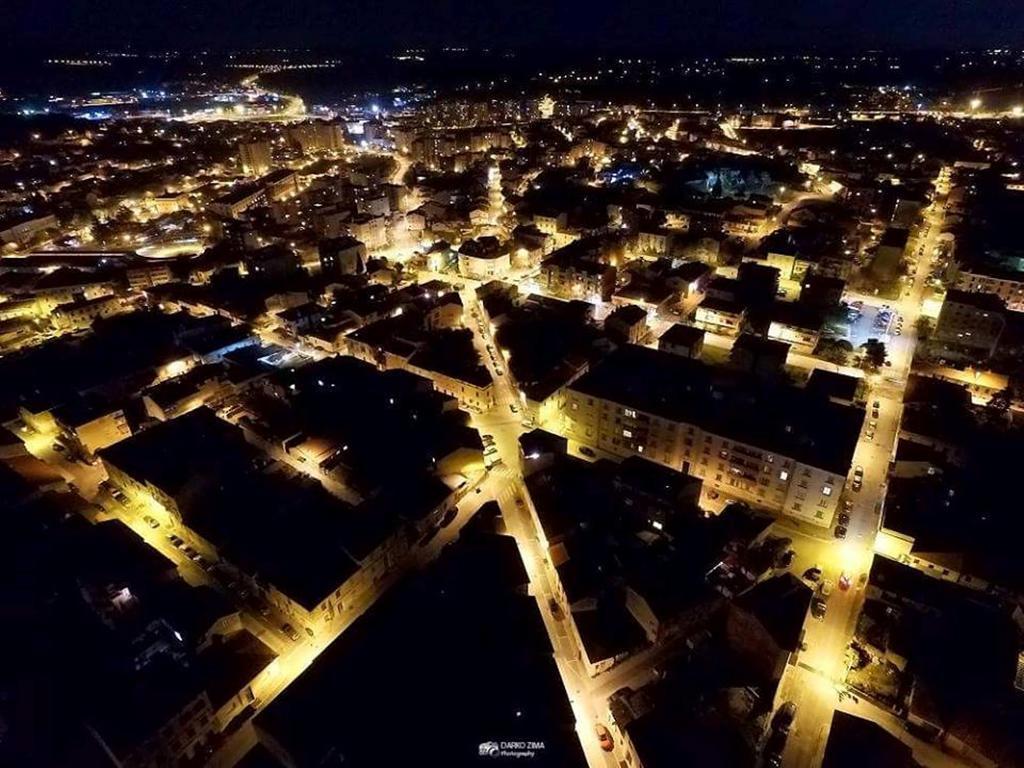 Amfora Deluxe Studio Pula Buitenkant foto