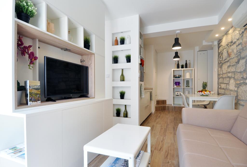 Amfora Deluxe Studio Pula Buitenkant foto